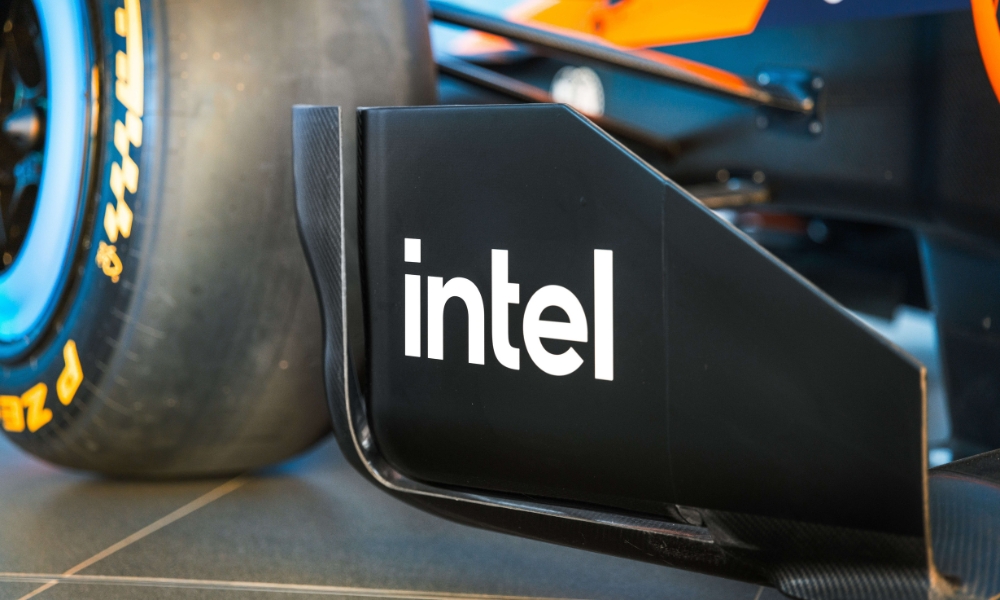McLaren riporta Intel in F1 con una partnership pluriennale nel computing